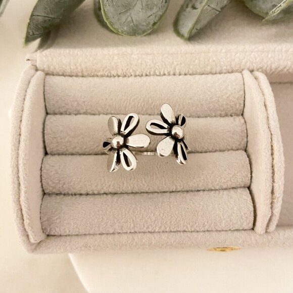 925 Sterling Silver Vintage Flower Ring Dainty Minimalist Flower Ring - Picture 4 of 9